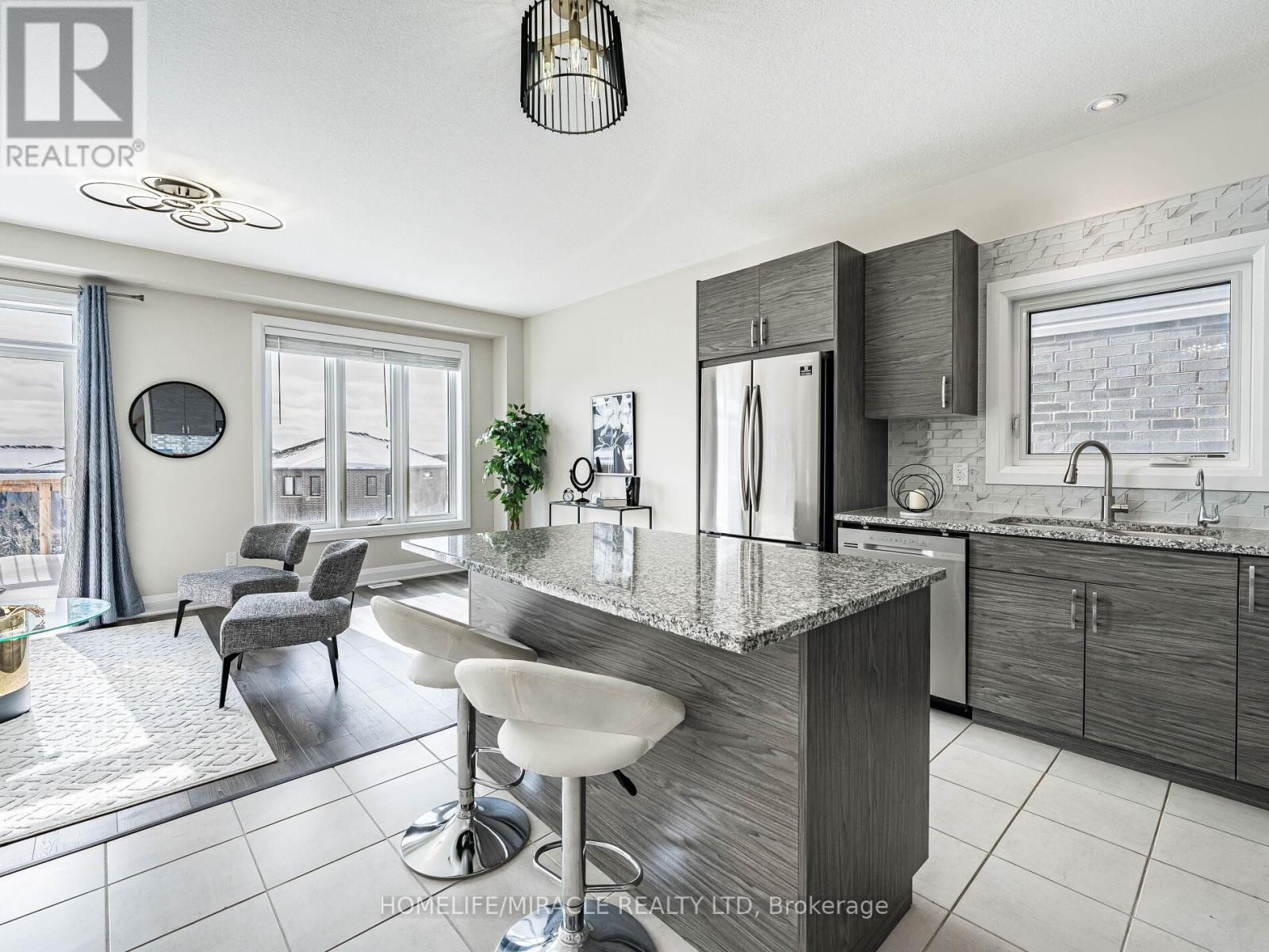 677 Thomas Slee Drive, Kitchener, Ontario  N2P 0J1 - Photo 12 - X12822478