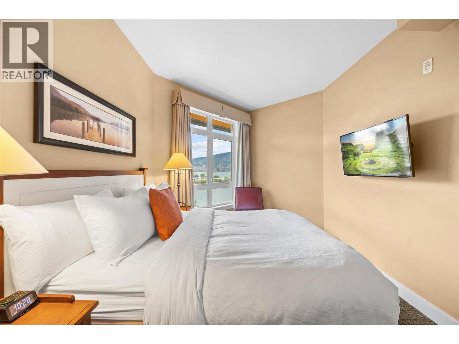 12811 Lakeshore Drive S Unit# 633/634 Summerland Photo 10