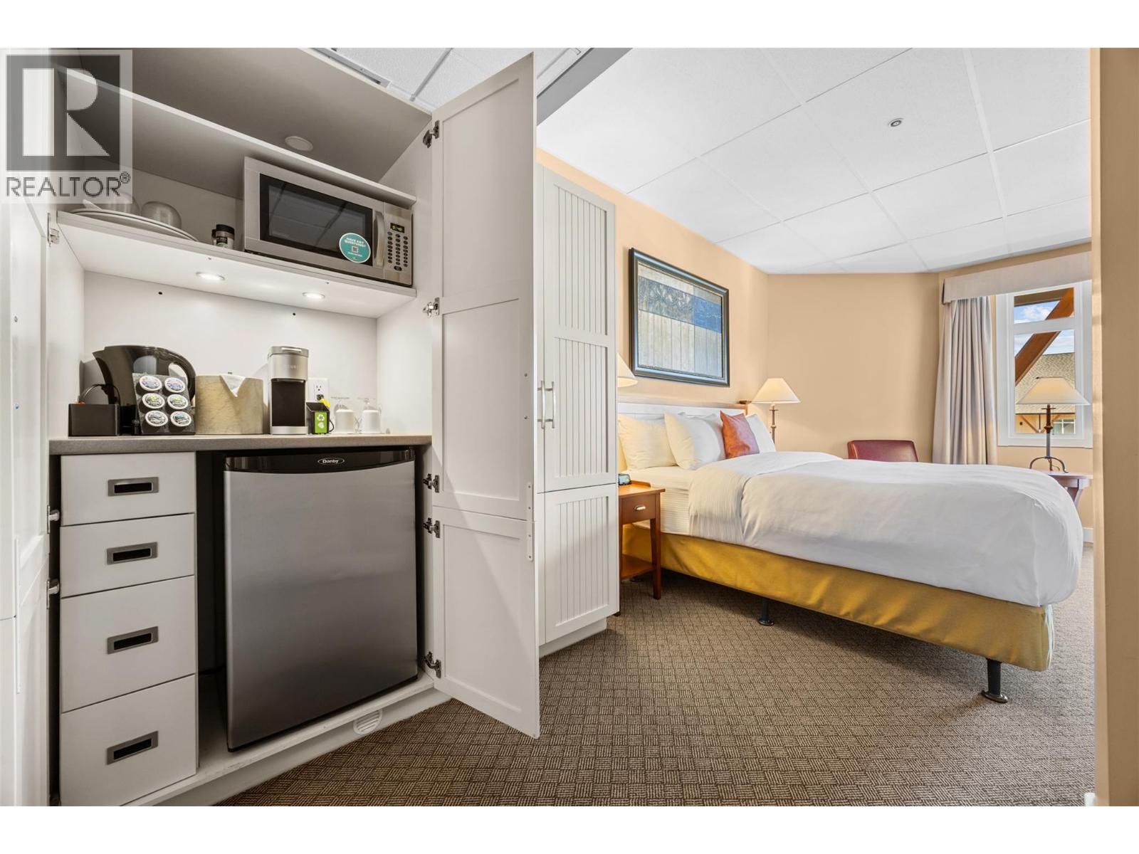 12811 Lakeshore Drive S Unit# 633/634 Summerland Photo 23