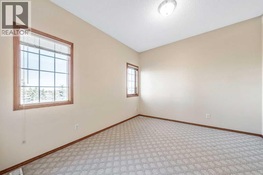 109 Lakeside Greens, Chestermere, Alberta  T1X 1B9 - Photo 19 - A2269266