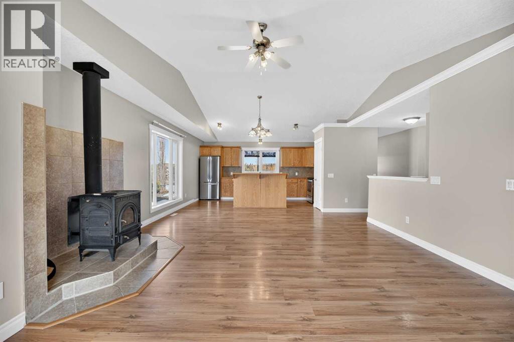 31 Valarosa Drive, Didsbury, Alberta  T0M 0W0 - Photo 4 - A2283565