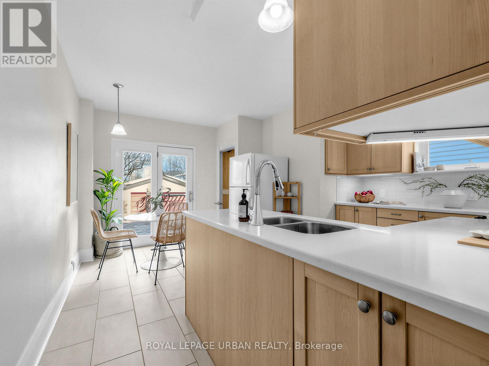 251 Cedarvale Avenue, Toronto, Ontario  M4C 4K3 - Photo 14 - E12822920