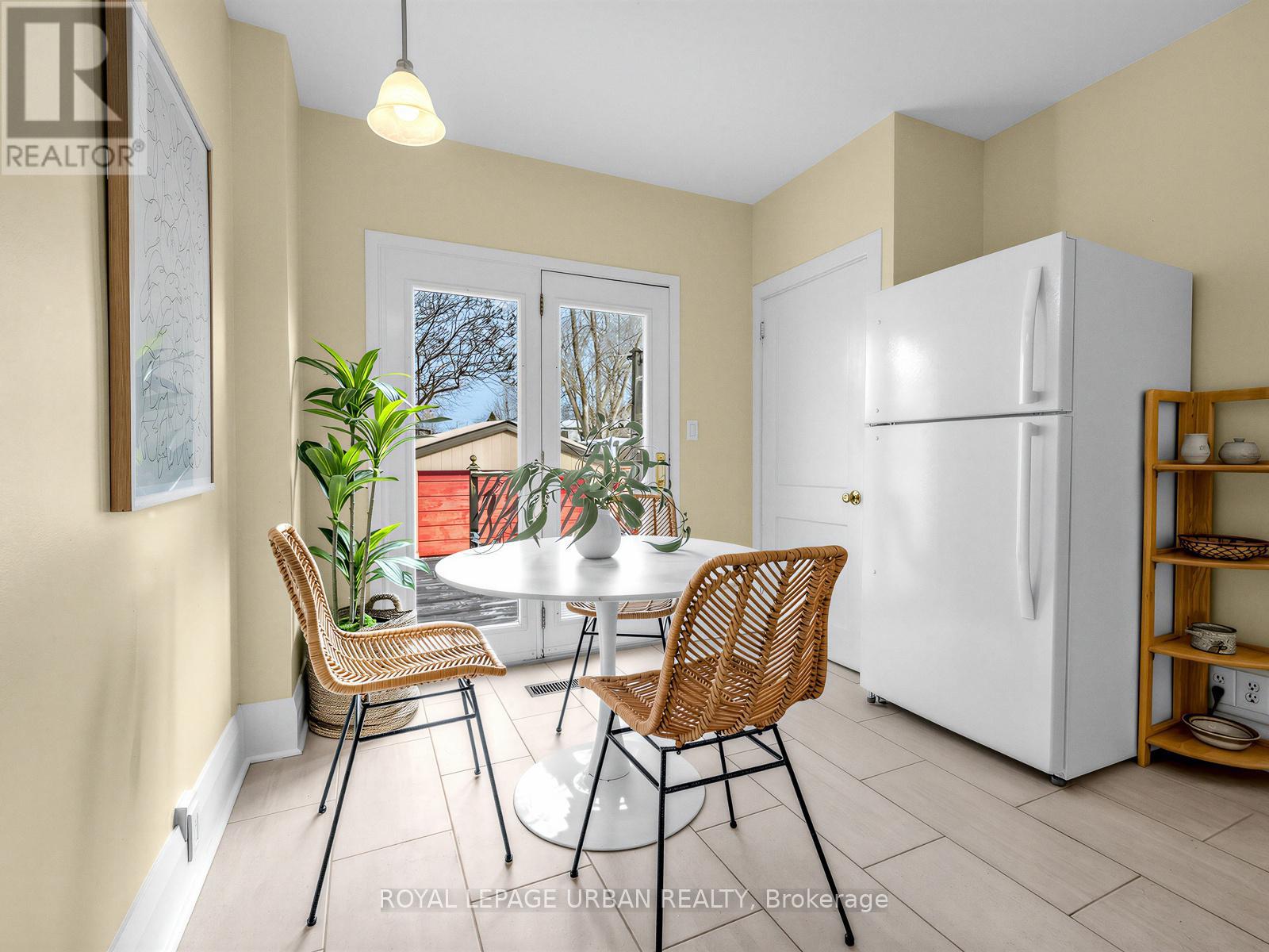 251 Cedarvale Avenue, Toronto, Ontario  M4C 4K3 - Photo 17 - E12822920