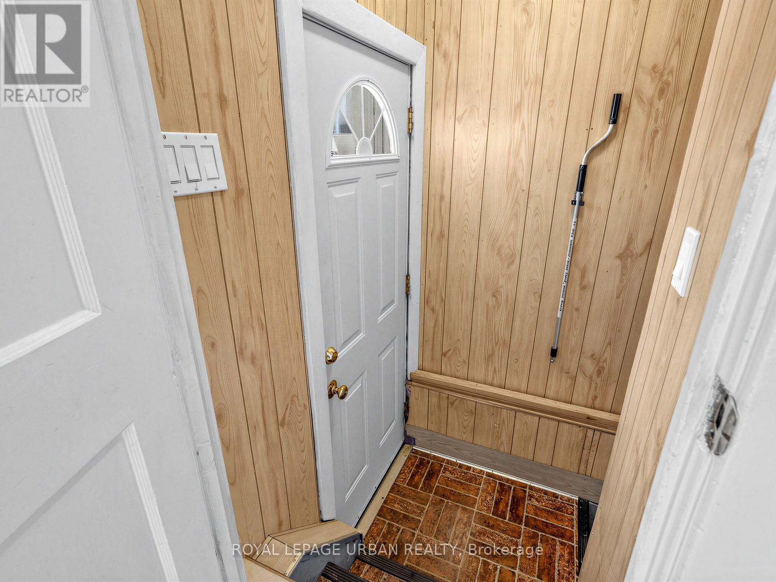 251 Cedarvale Avenue, Toronto, Ontario  M4C 4K3 - Photo 28 - E12822920