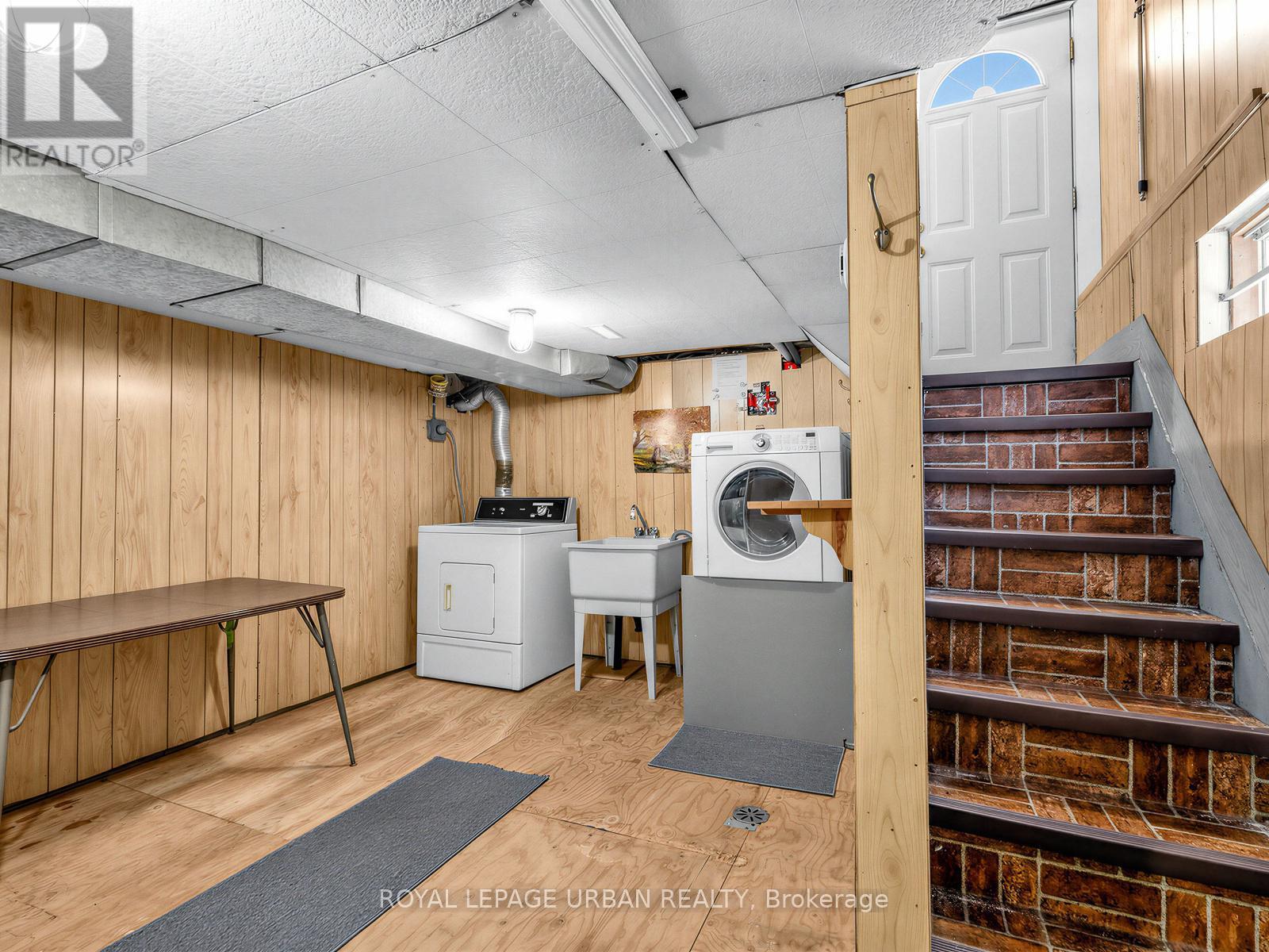 251 Cedarvale Avenue, Toronto, Ontario  M4C 4K3 - Photo 29 - E12822920