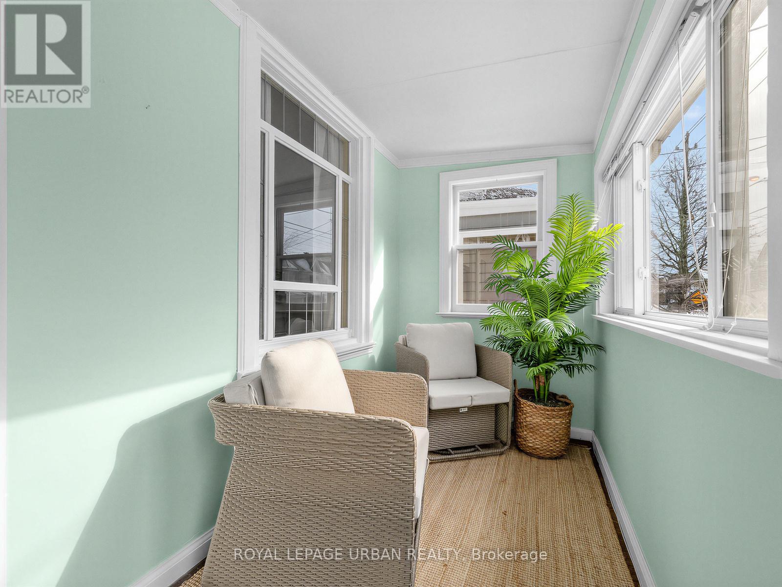 251 Cedarvale Avenue, Toronto, Ontario  M4C 4K3 - Photo 3 - E12822920