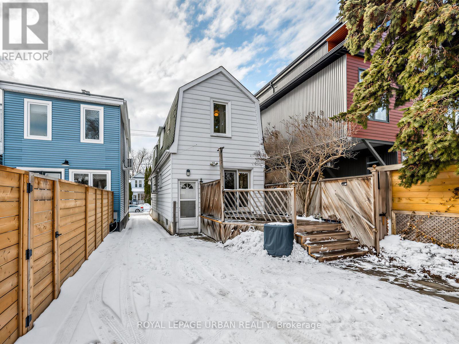 251 Cedarvale Avenue, Toronto, Ontario  M4C 4K3 - Photo 33 - E12822920