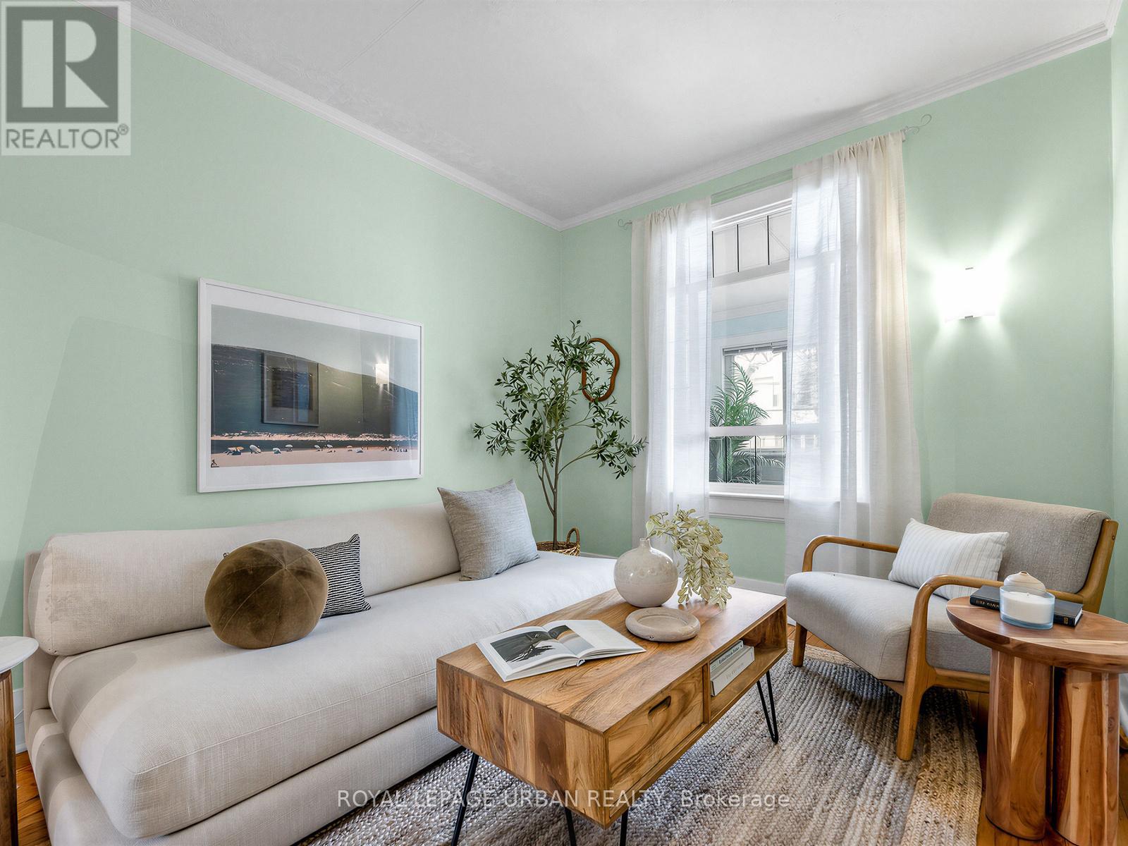 251 Cedarvale Avenue, Toronto, Ontario  M4C 4K3 - Photo 7 - E12822920