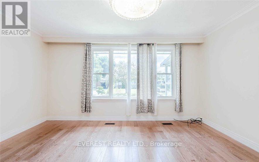 32 Tremely Crescent, Toronto (Eglinton East), Ontario  M1K 3Y9 - Photo 7 - E12822948