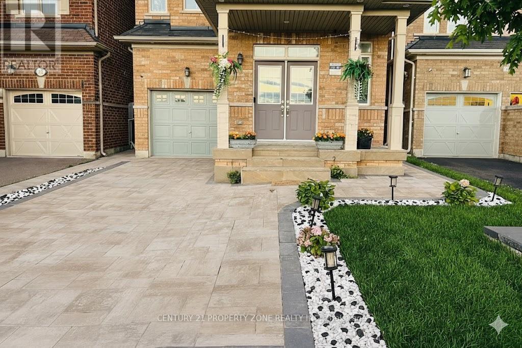 19 Exhibition Crescent, Brampton, Ontario  L7A 4B9 - Photo 2 - W12822604