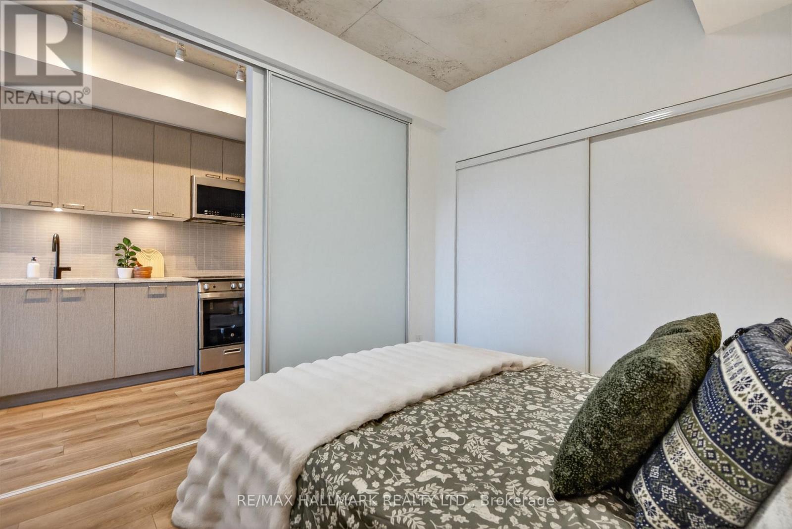 304 - 1808 St. Clair Avenue W, Toronto, Ontario  M6N 0C1 - Photo 15 - W12822834