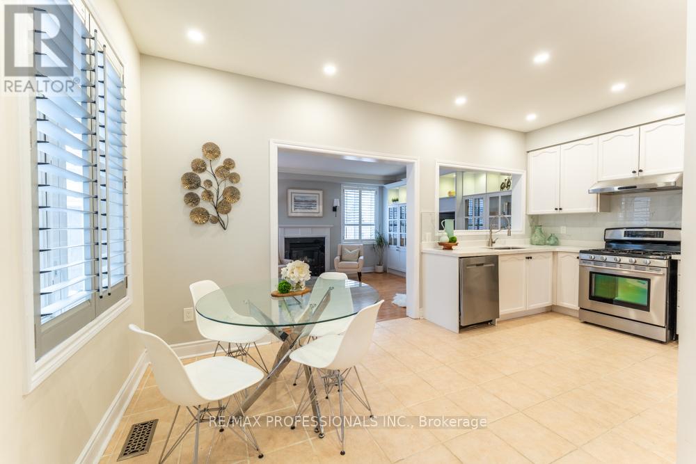 7108 Gablehurst Crescent, Mississauga, Ontario  L5W 1E7 - Photo 11 - W12822836