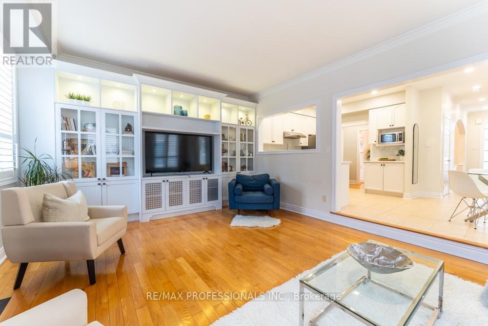 7108 Gablehurst Crescent, Mississauga, Ontario  L5W 1E7 - Photo 14 - W12822836