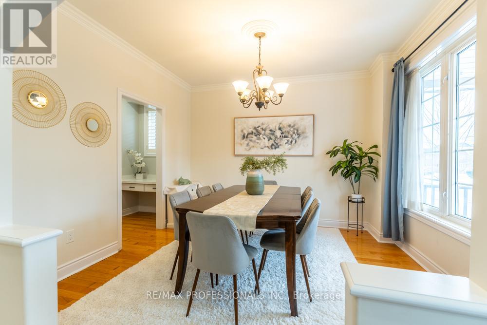 7108 Gablehurst Crescent, Mississauga, Ontario  L5W 1E7 - Photo 6 - W12822836
