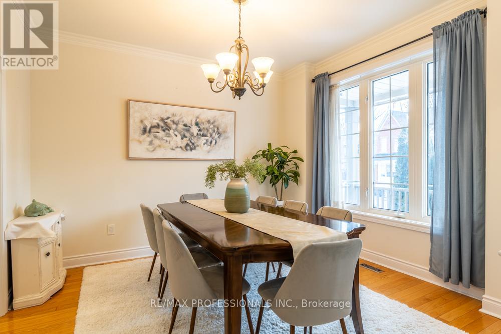 7108 Gablehurst Crescent, Mississauga, Ontario  L5W 1E7 - Photo 7 - W12822836