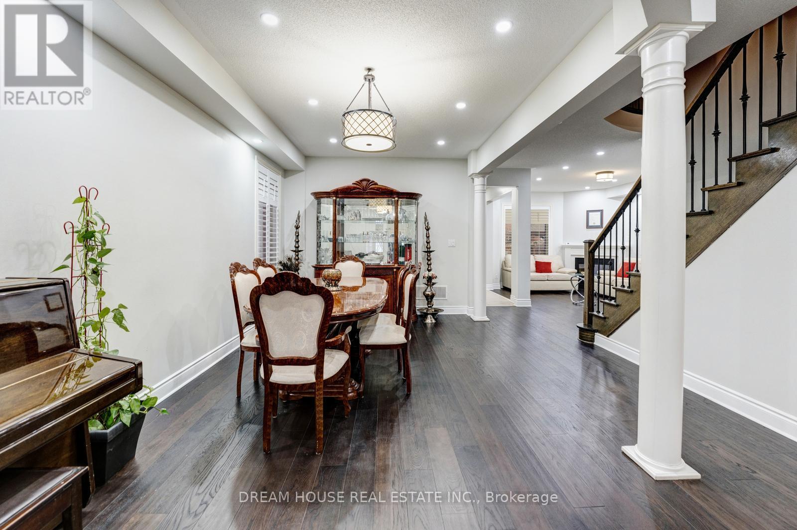 353 Michener Place, Milton, Ontario  L9T 8P4 - Photo 4 - W12822840