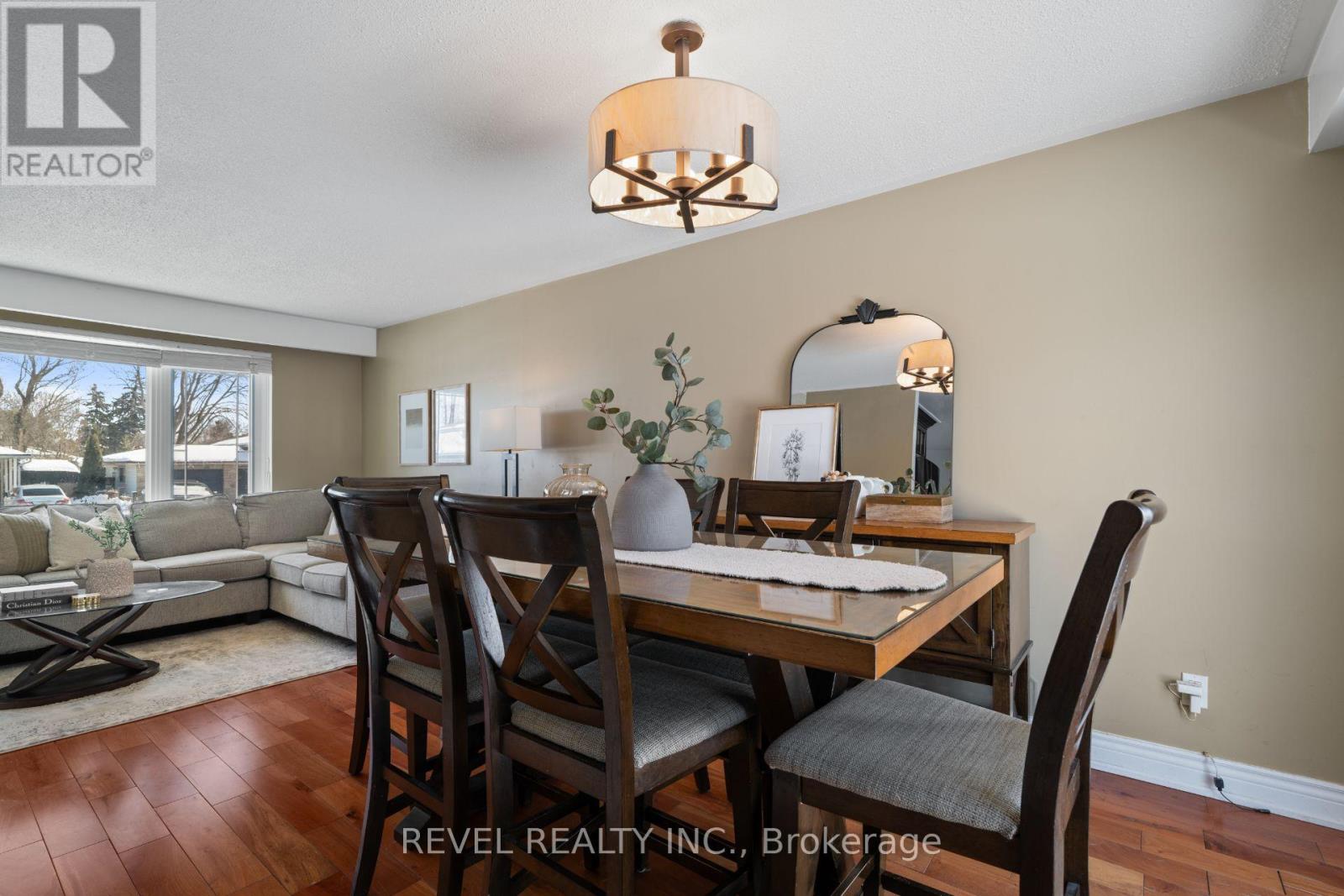 37 Ferndale Crescent, Brampton, Ontario  L6W 1G1 - Photo 5 - W12822852