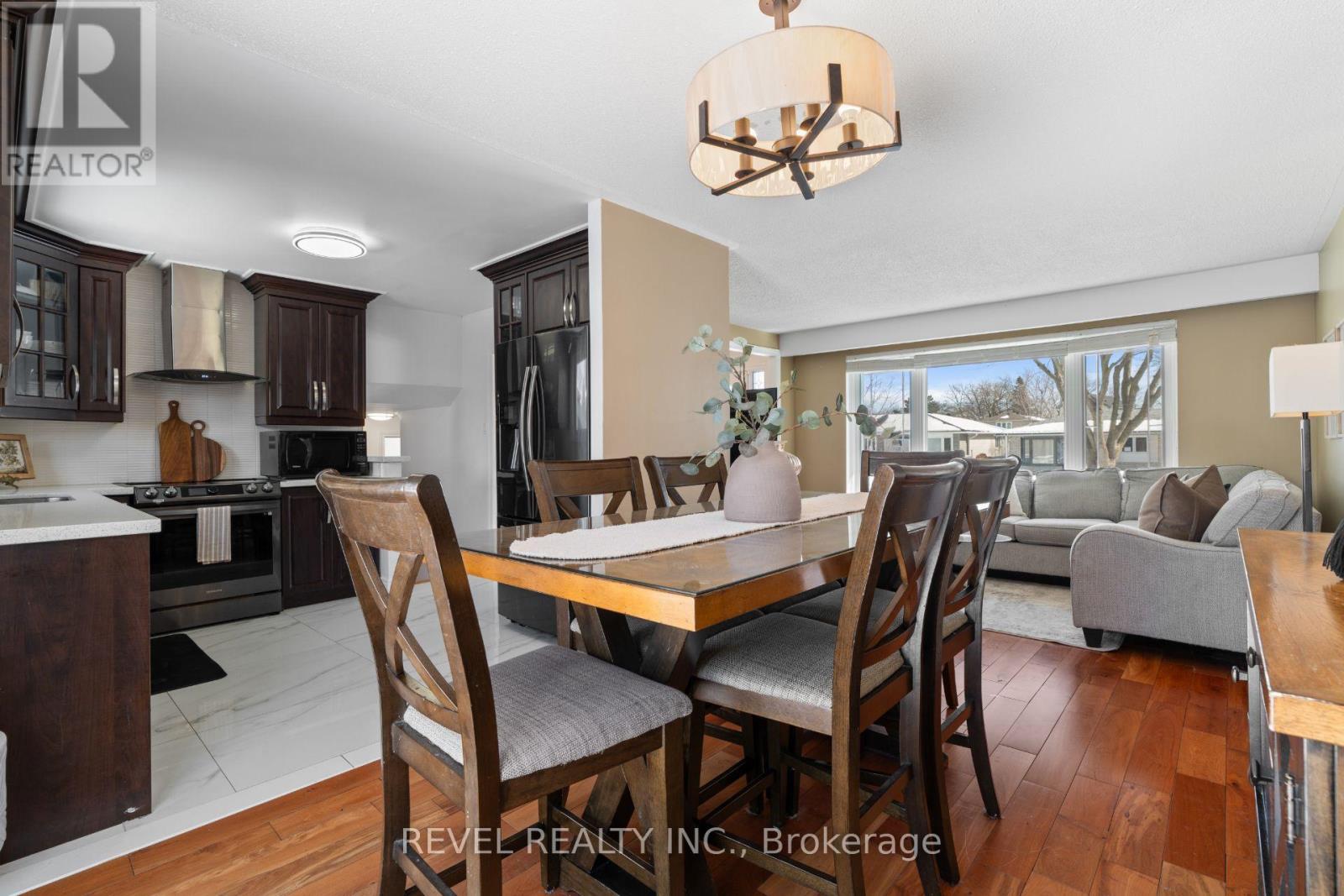 37 Ferndale Crescent, Brampton, Ontario  L6W 1G1 - Photo 6 - W12822852