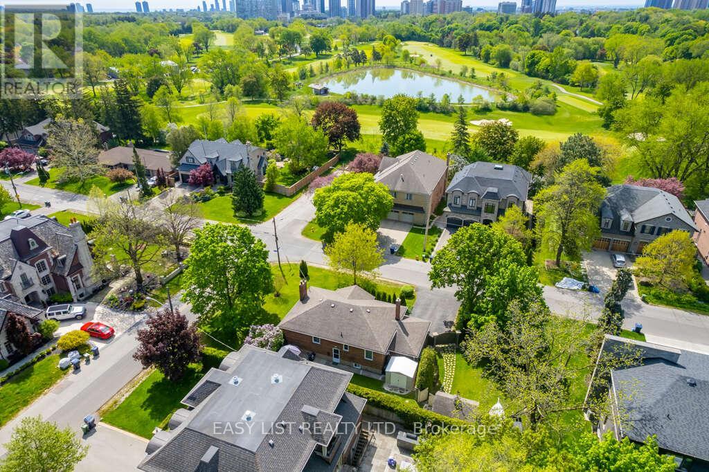 62 Bywood Drive, Toronto (Princess-Rosethorn), Ontario  M9A 1M3 - Photo 37 - W12822856