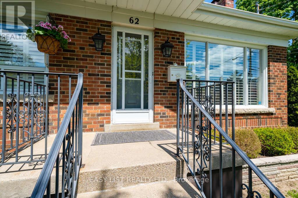 62 Bywood Drive, Toronto (Princess-Rosethorn), Ontario  M9A 1M3 - Photo 5 - W12822856