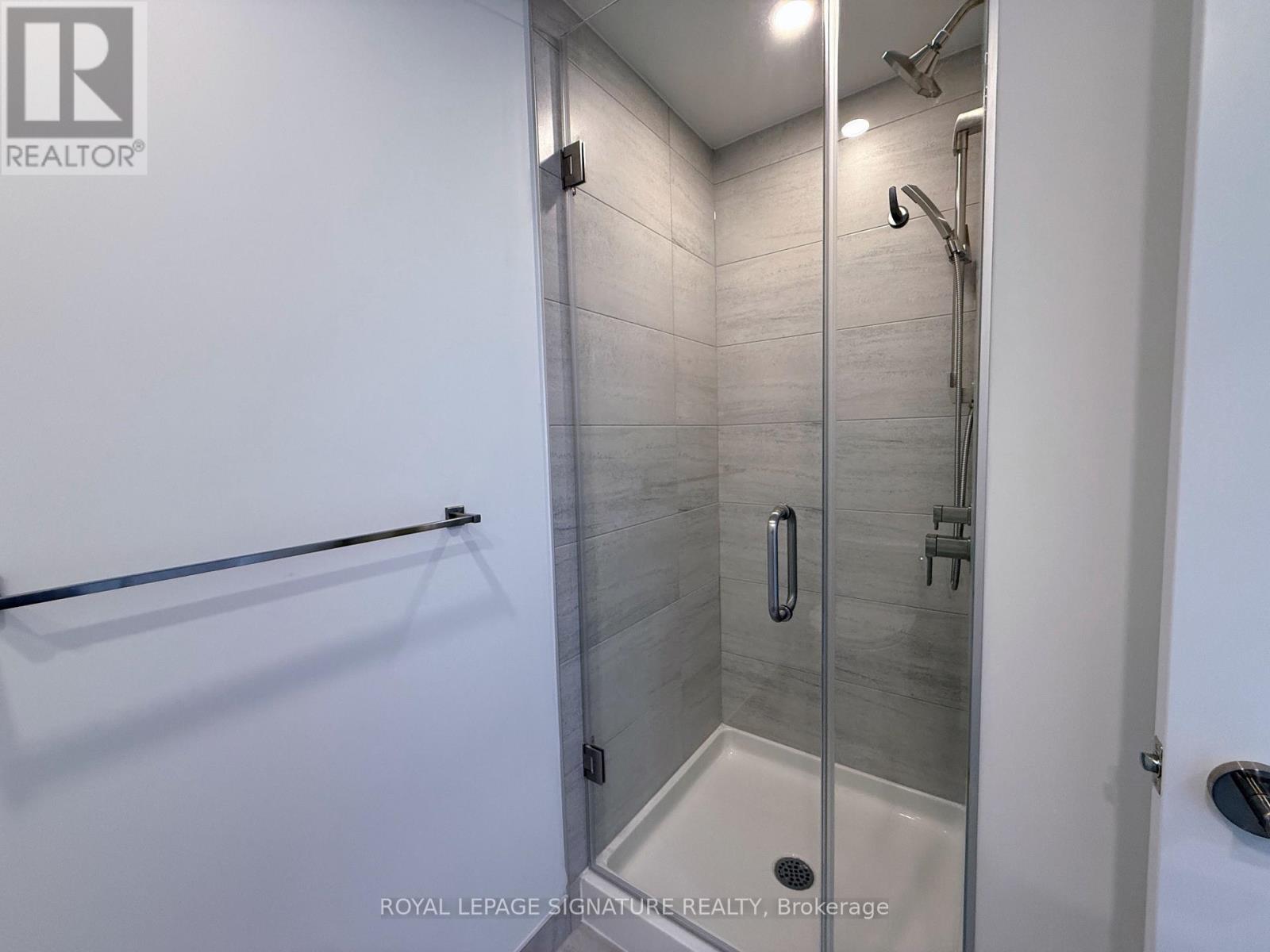 1009 - 1 Fairview Road E, Mississauga (Mississauga Valleys), Ontario  L5A 0B4 - Photo 4 - W12822858