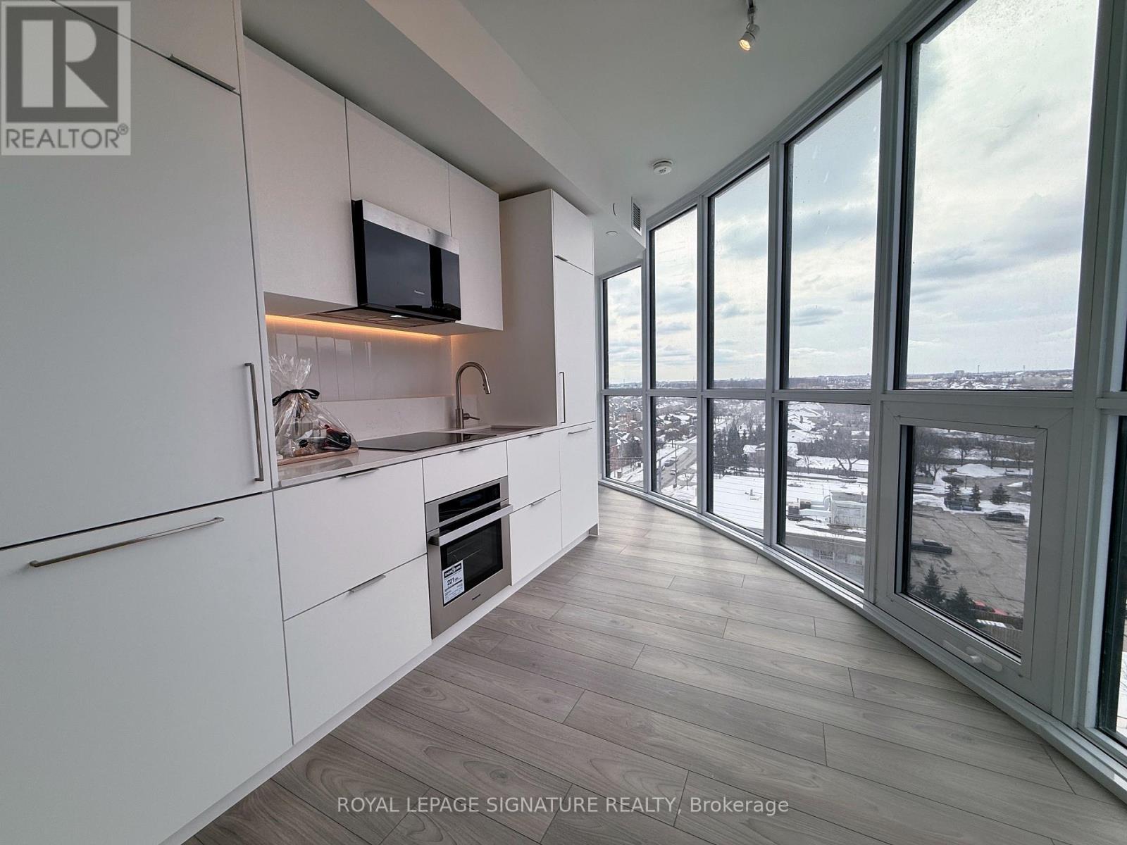 1009 - 1 Fairview Road E, Mississauga (Mississauga Valleys), Ontario  L5A 0B4 - Photo 8 - W12822858