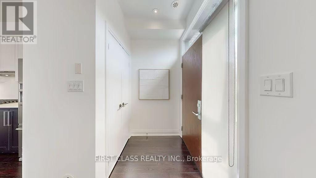 7 - 4080 Parkside Village Drive, Mississauga (Creditview), Ontario  L5B 0K2 - Photo 4 - W12822884