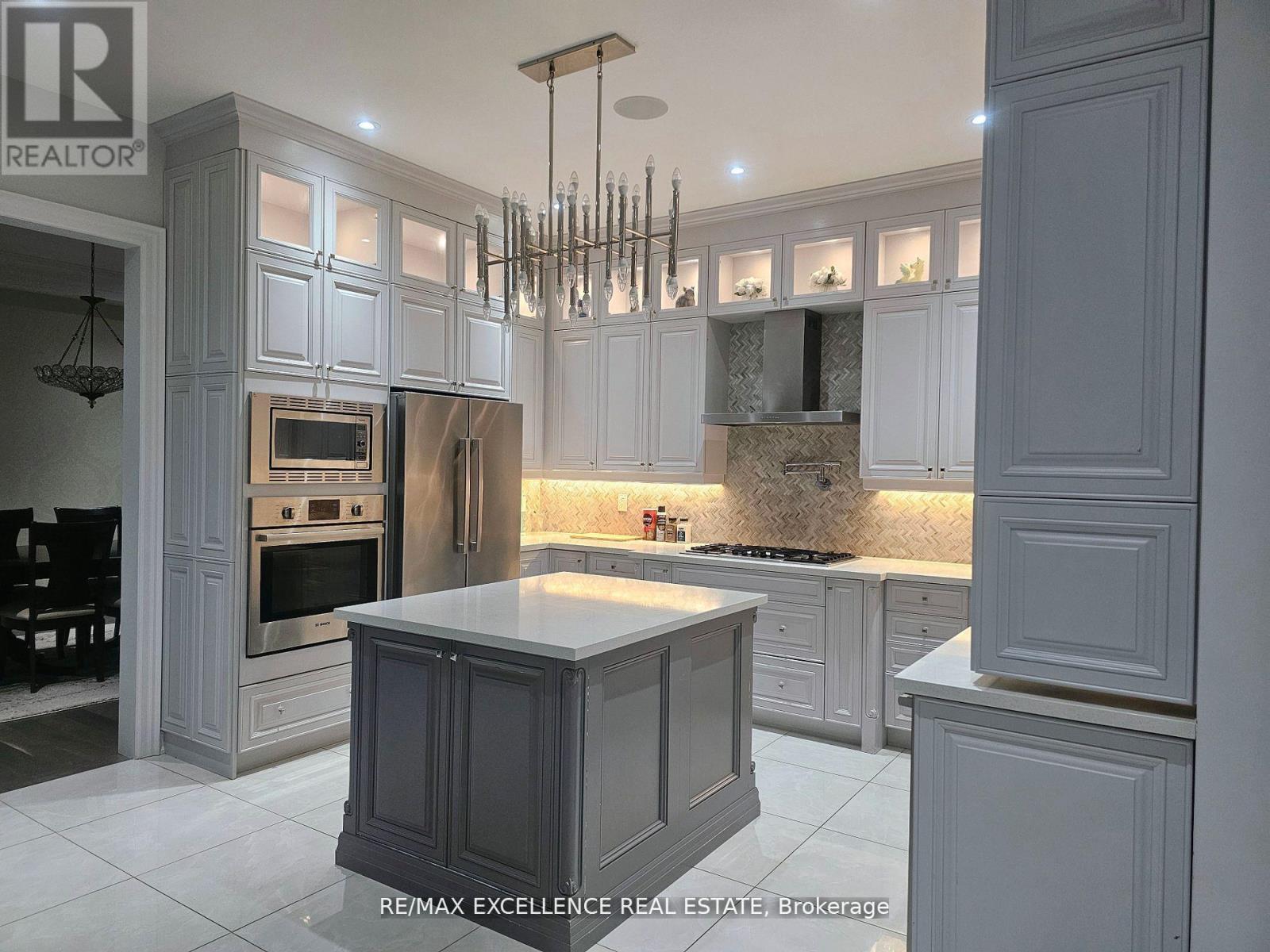 95 Gordon Randle Drive, Brampton (Toronto Gore Rural Estate), Ontario  L6P 4H6 - Photo 7 - W12822890