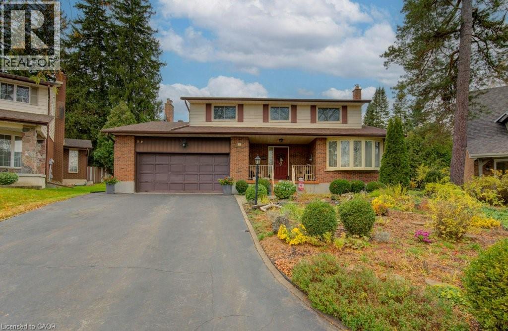 32 BROOKVIEW Court, Kitchener, Ontario