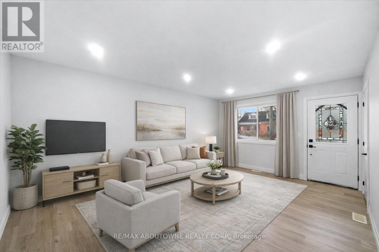 12 Main Street W, Haldimand, Ontario  N0A 1P0 - Photo 4 - X12822934