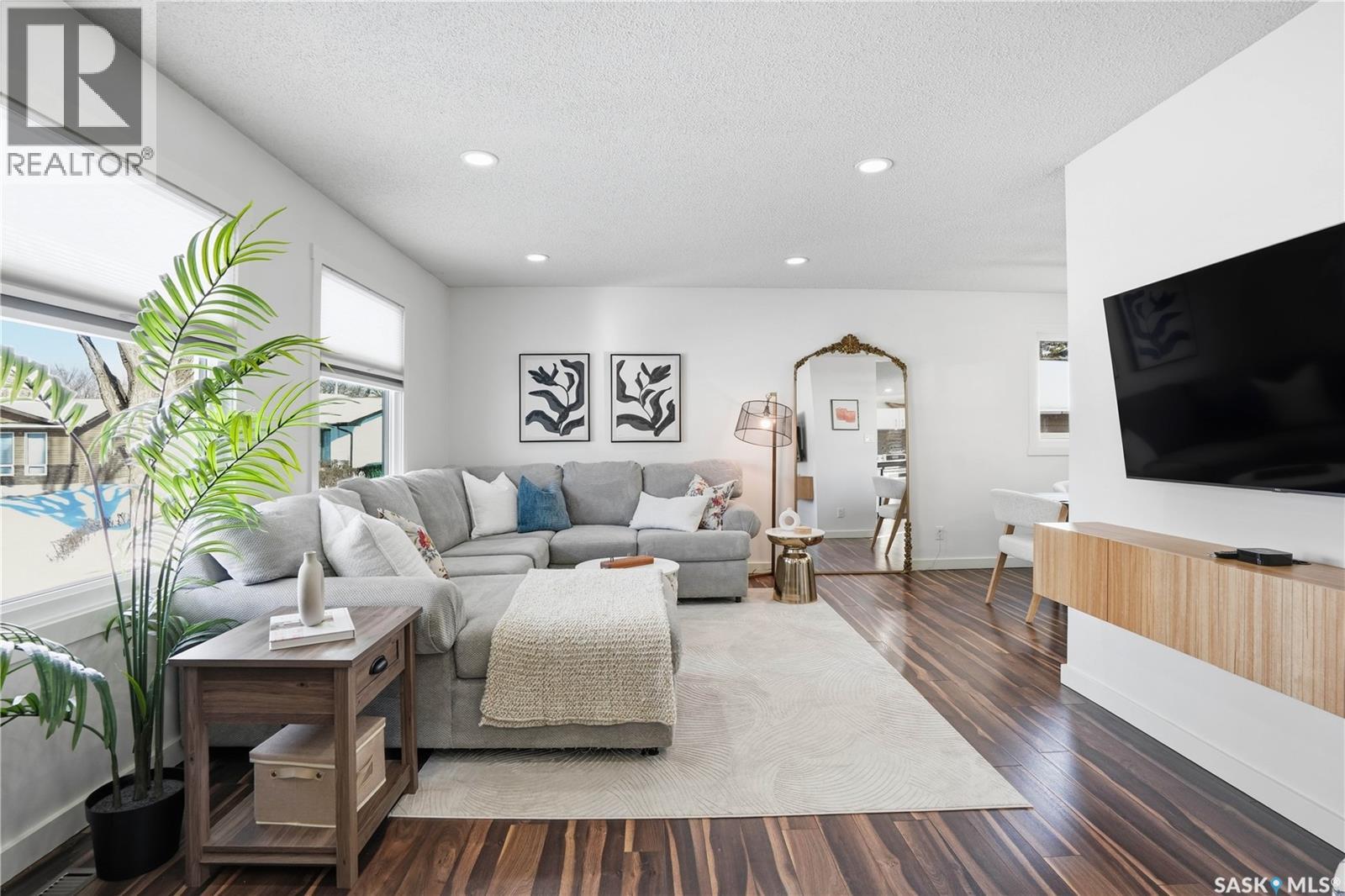 58 Joyce Crescent, Regina, Saskatchewan  S4N 5G3 - Photo 3 - SK029218