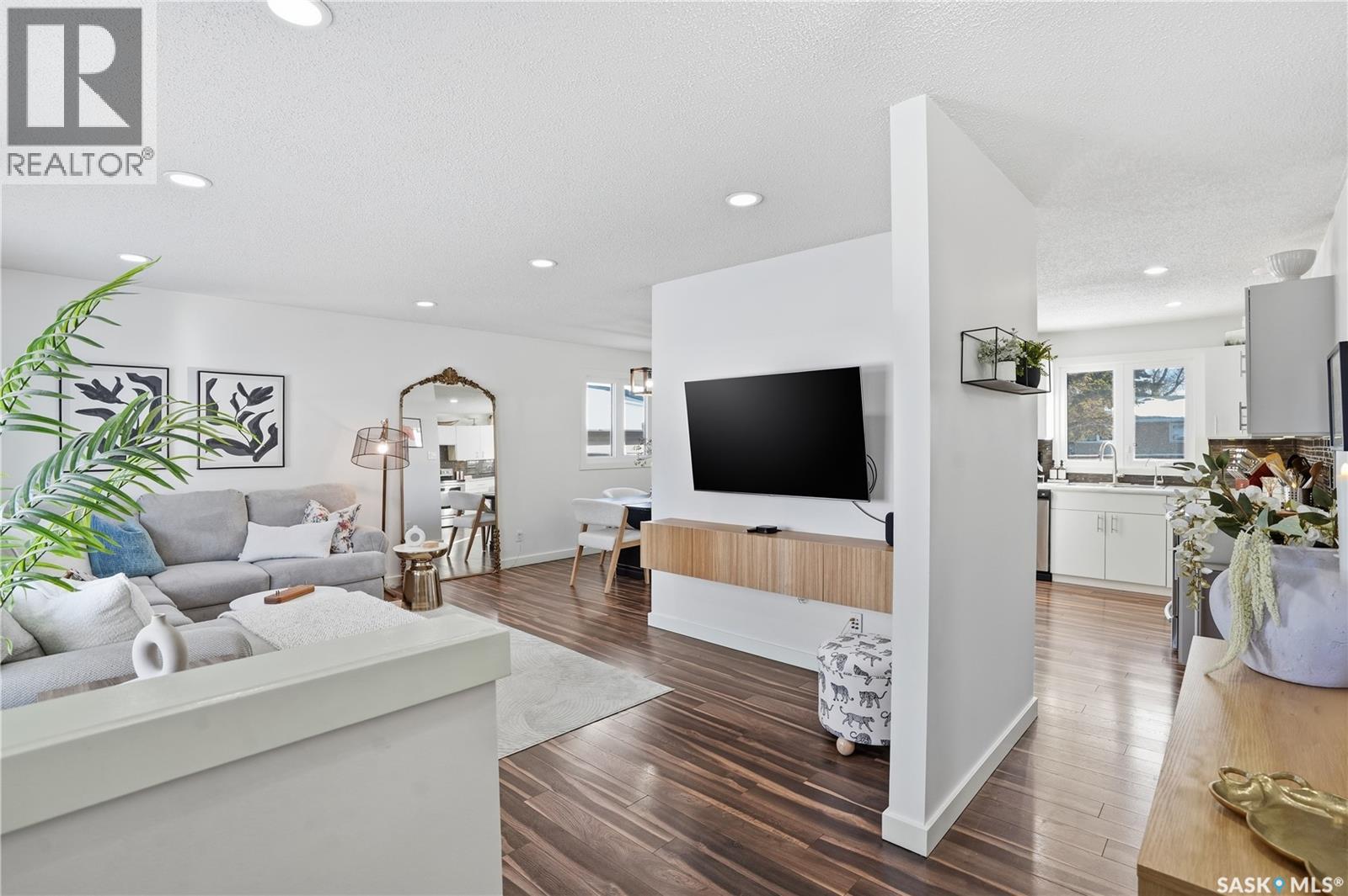 58 Joyce Crescent, Regina, Saskatchewan  S4N 5G3 - Photo 4 - SK029218