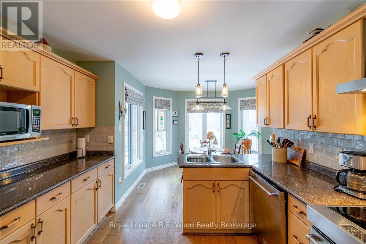 27 Woodside Drive, Tillsonburg, Ontario  N4G 5P9 - Photo 16 - X12822968