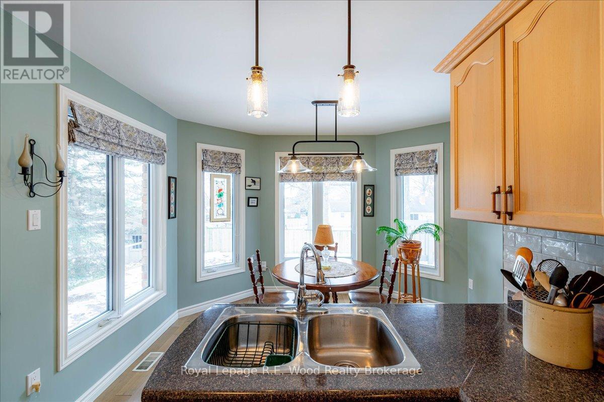 27 Woodside Drive, Tillsonburg, Ontario  N4G 5P9 - Photo 18 - X12822968