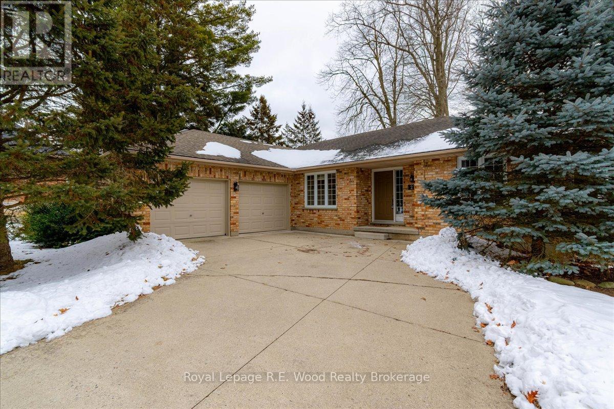 27 Woodside Drive, Tillsonburg, Ontario  N4G 5P9 - Photo 2 - X12822968