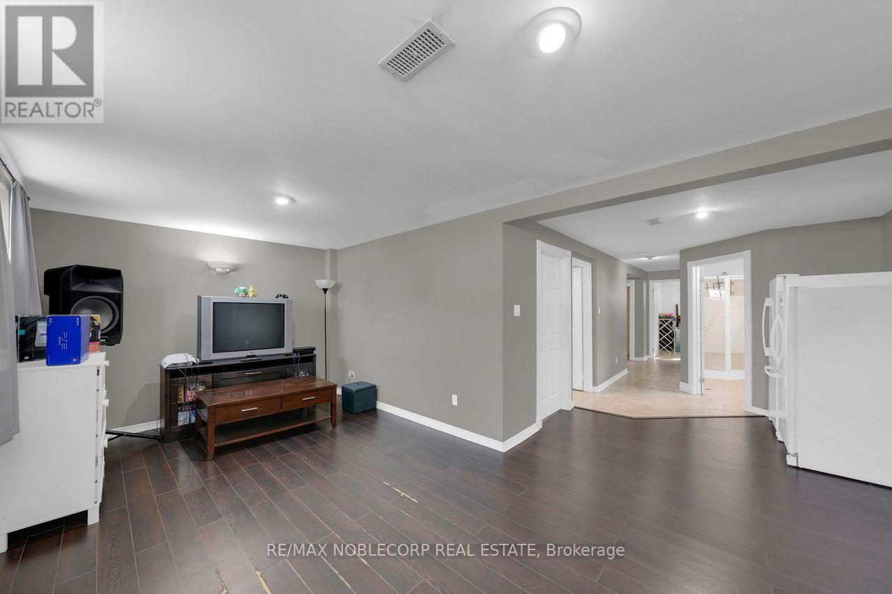 6 Mcqueen Street, Essa, Ontario  L0M 1B0 - Photo 29 - N12820508