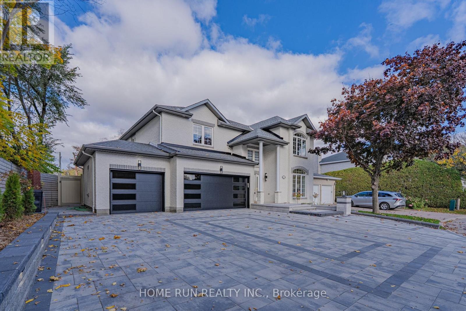 15 Wellsmere Court, Ottawa, Ontario  K2E 8C2 - Photo 2 - X12484967