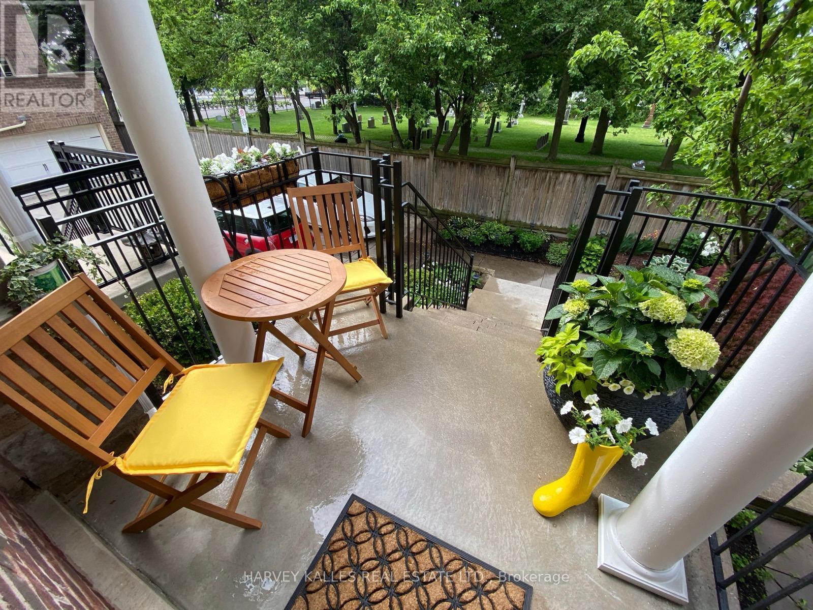 17 Peelar Mews, Toronto (Mimico), Ontario  M8Y 0B1 - Photo 11 - W12822606