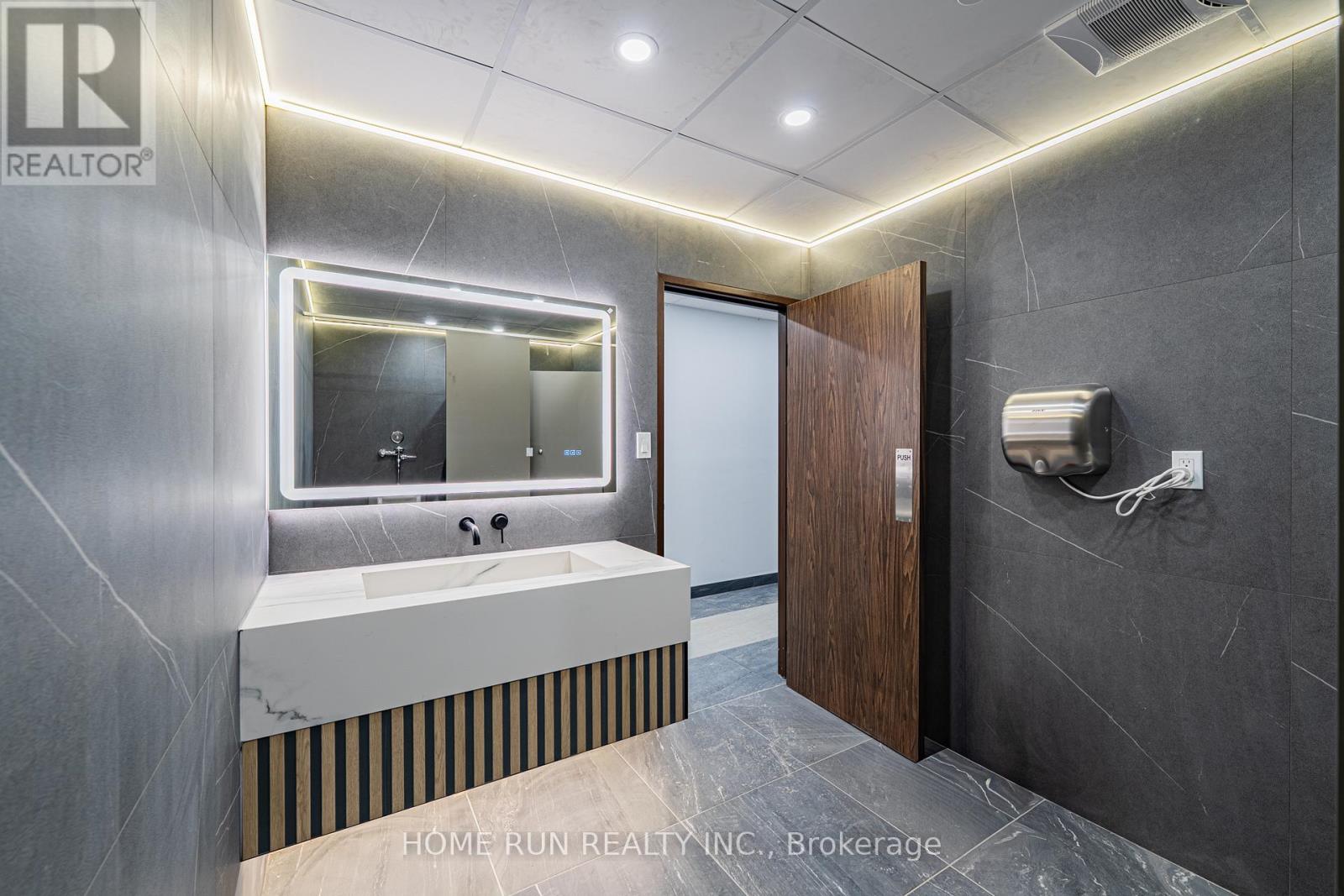 700 Somerset Street W, Ottawa, Ontario  K1R 6P6 - Photo 13 - X12799380