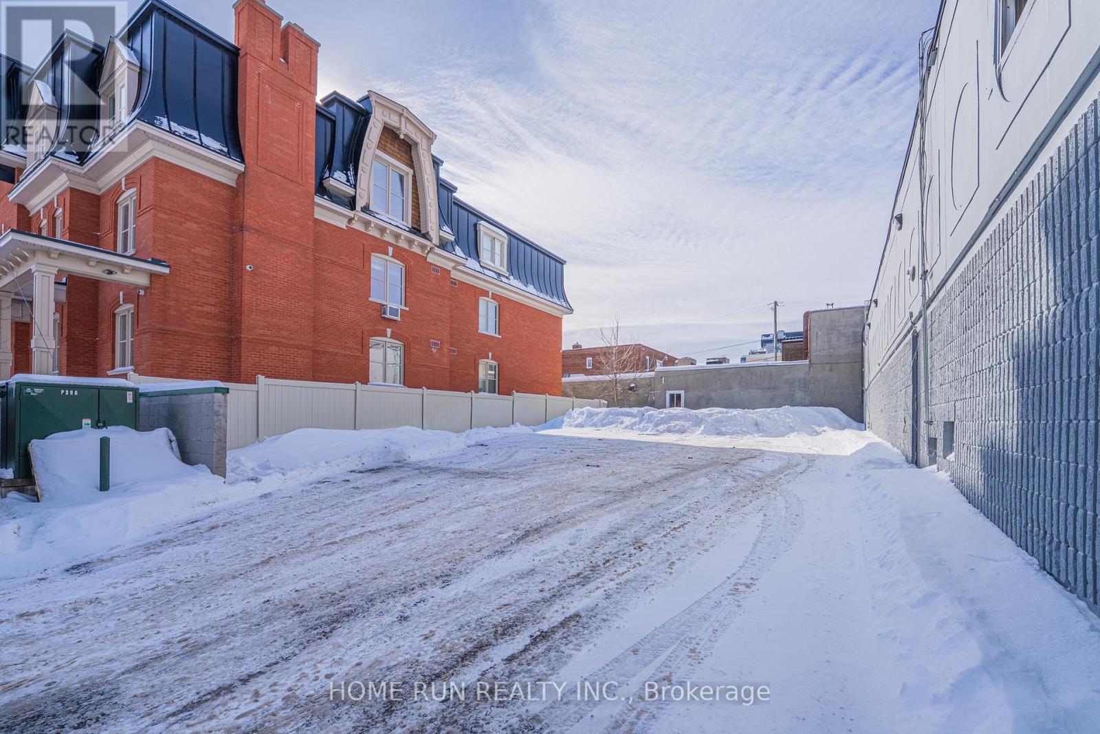 700 Somerset Street W, Ottawa, Ontario  K1R 6P6 - Photo 5 - X12799380