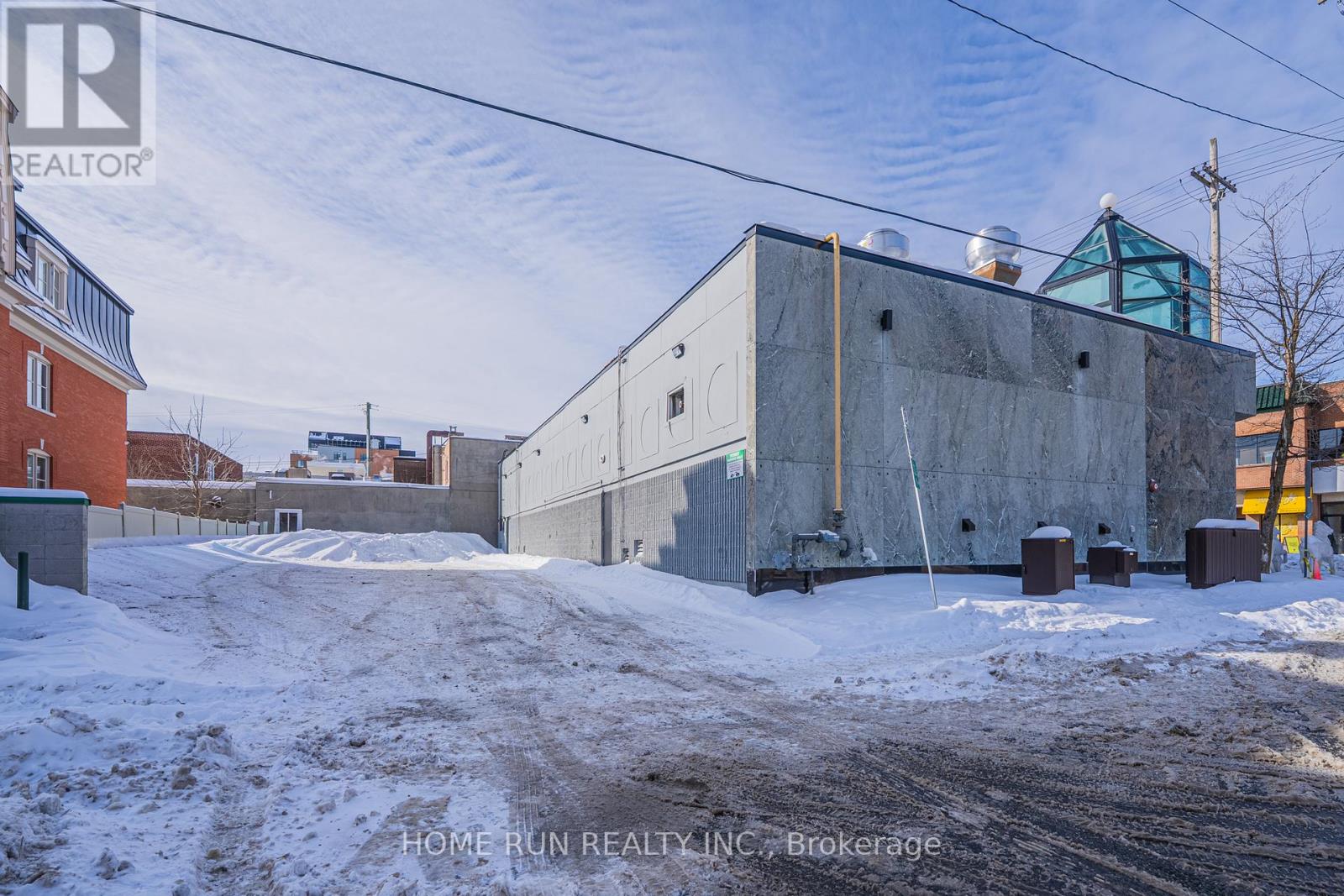 700 Somerset Street W, Ottawa, Ontario  K1R 6P6 - Photo 4 - X12799380