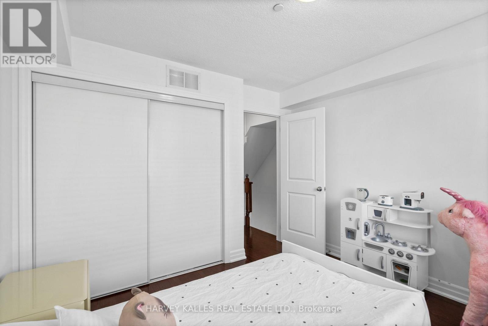 17 Peelar Mews, Toronto (Mimico), Ontario  M8Y 0B1 - Photo 27 - W12822606