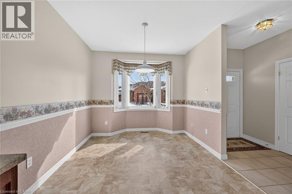 20 Twentyplace Boulevard, Mount Hope, Ontario  L0R 1W0 - Photo 5 - 40806316