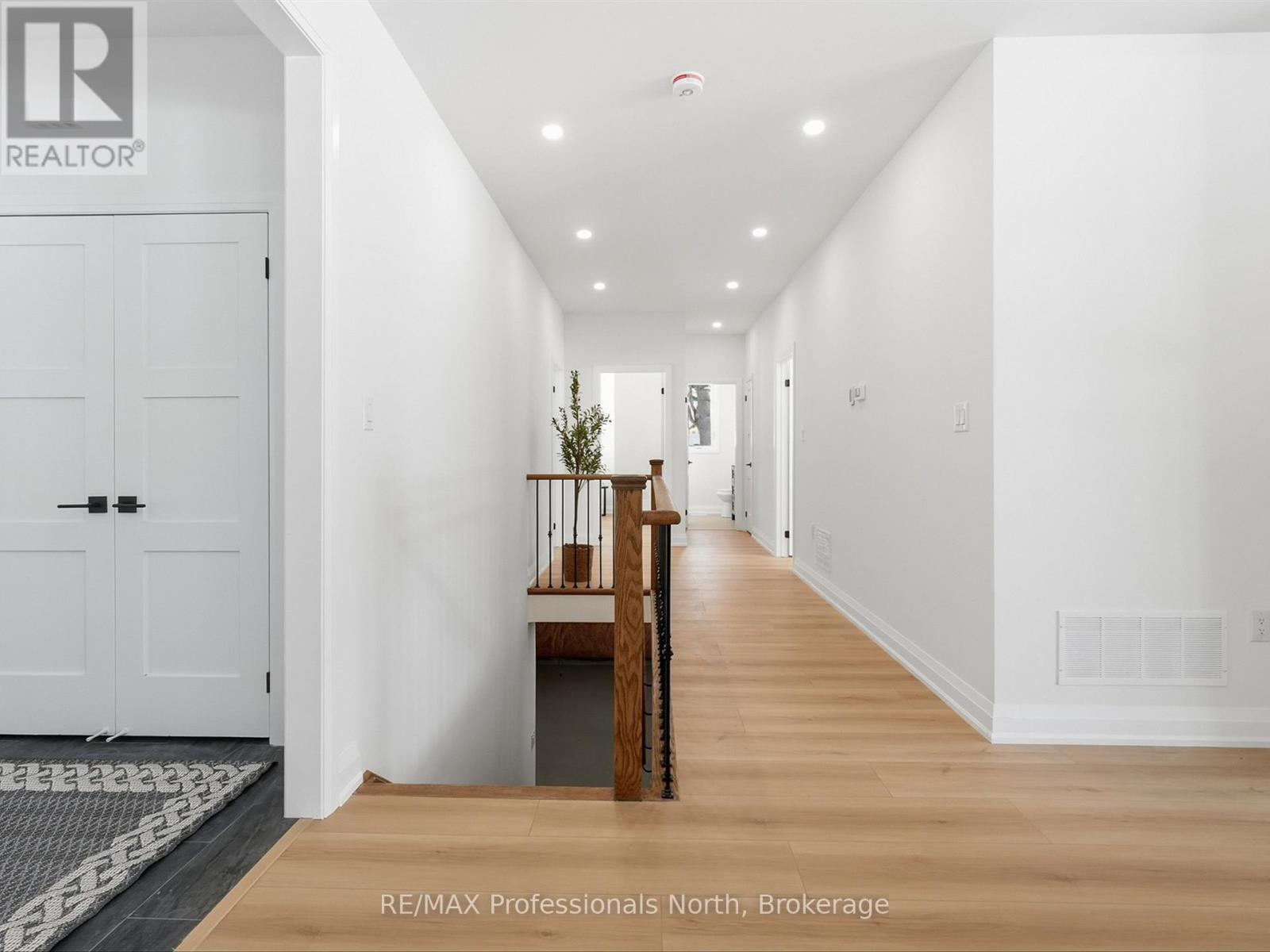 11 Clarkes Lane, Huntsville (Stephenson), Ontario  P0B 1M0 - Photo 27 - X12823074