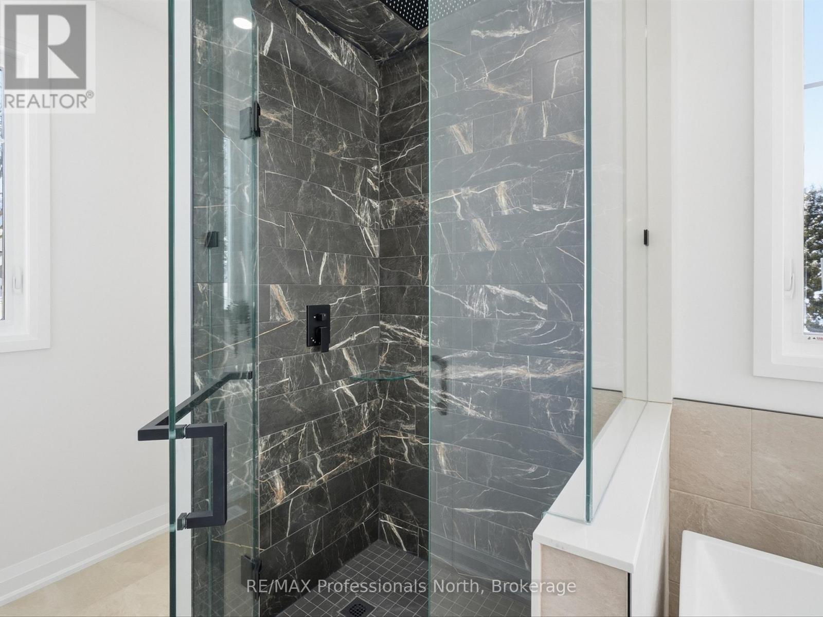 11 Clarkes Lane, Huntsville (Stephenson), Ontario  P0B 1M0 - Photo 32 - X12823074