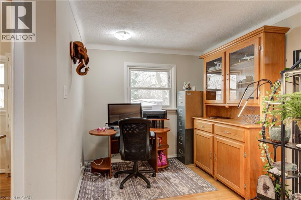 Photo 13 of 34 for 443 Magnolia Crescent