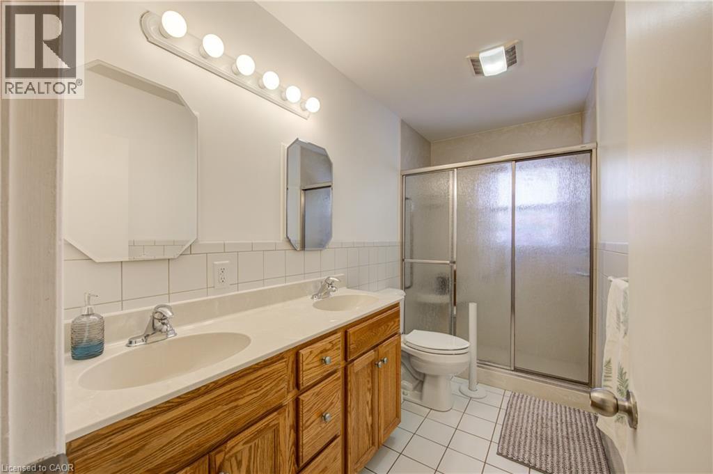 Photo 14 of 34 for 443 Magnolia Crescent