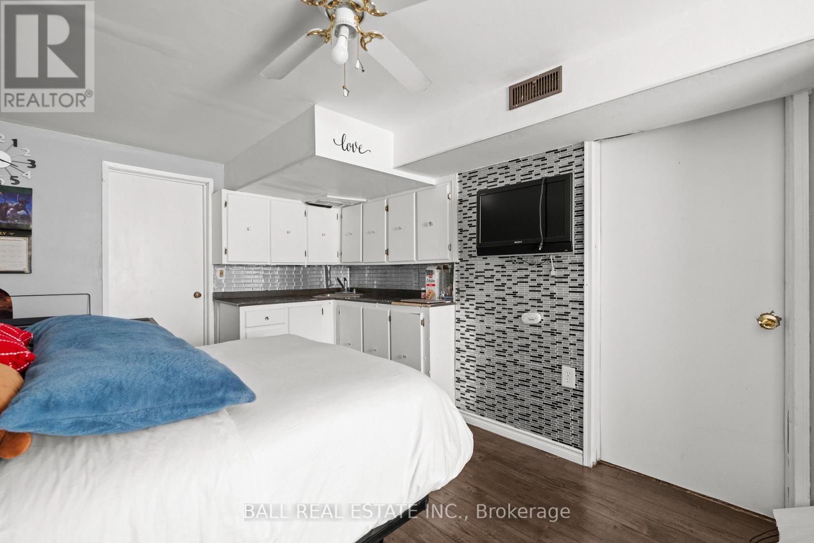 2048 Walker Avenue, Peterborough (Ashburnham Ward 4), Ontario  K9L 1S1 - Photo 34 - X12823064