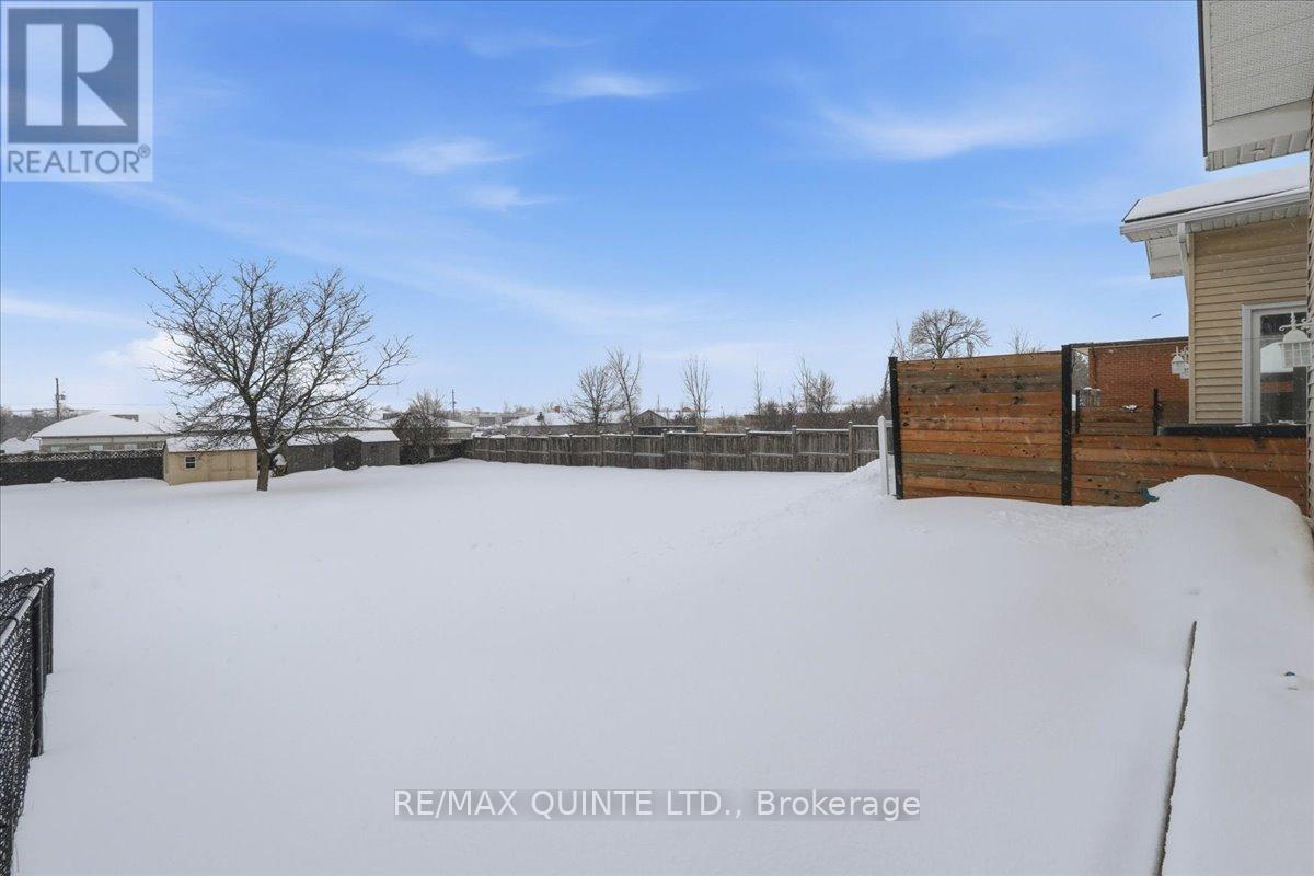 94 Cloverleaf Drive, Belleville (Thurlow Ward), Ontario  K8N 4Z5 - Photo 37 - X12823146