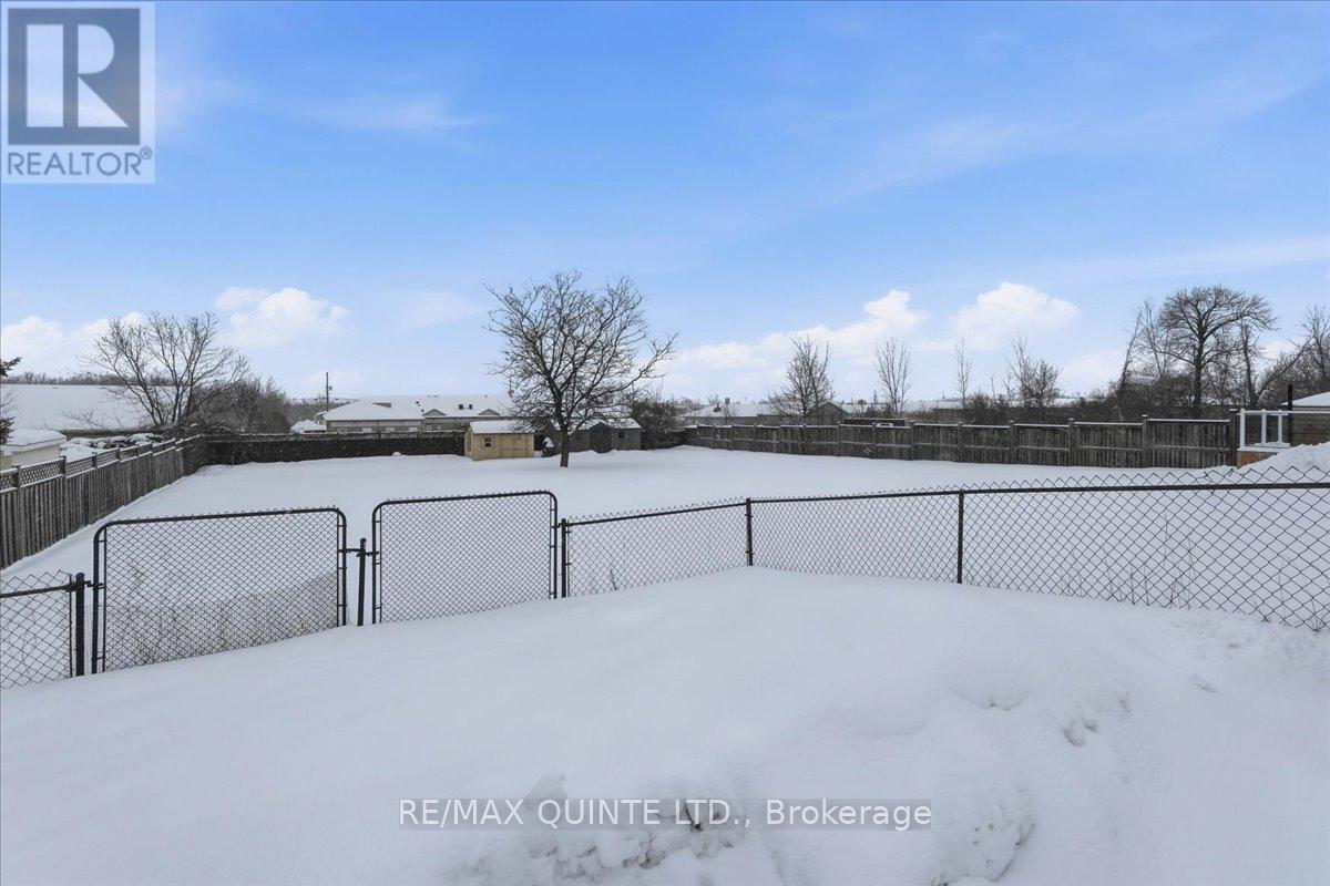 94 Cloverleaf Drive, Belleville (Thurlow Ward), Ontario  K8N 4Z5 - Photo 38 - X12823146